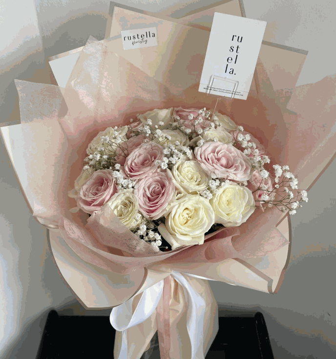 20 Rose Hand Bouquets
